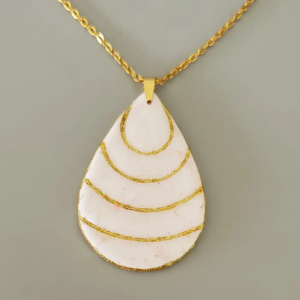[COL00011] Collier goutte blanche marbrée et paillettes dorées