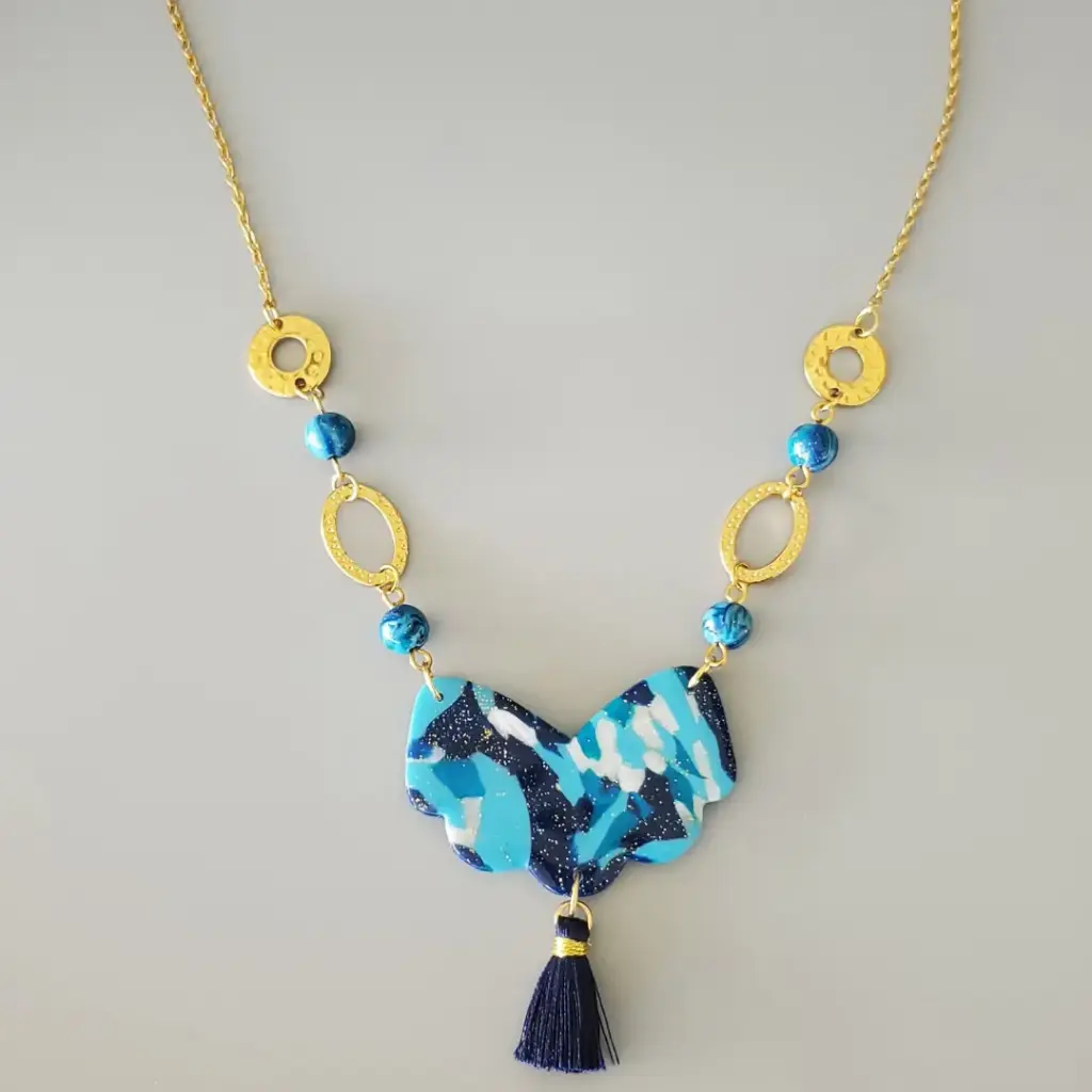 [COL00013] Collier multi-bleues et pompons