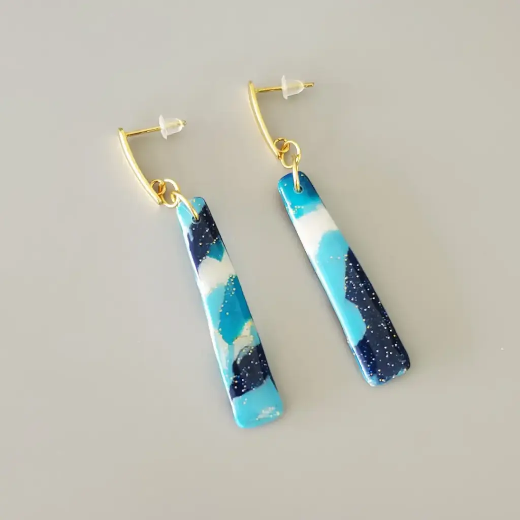 Boucles d'oreilles multi-bleues